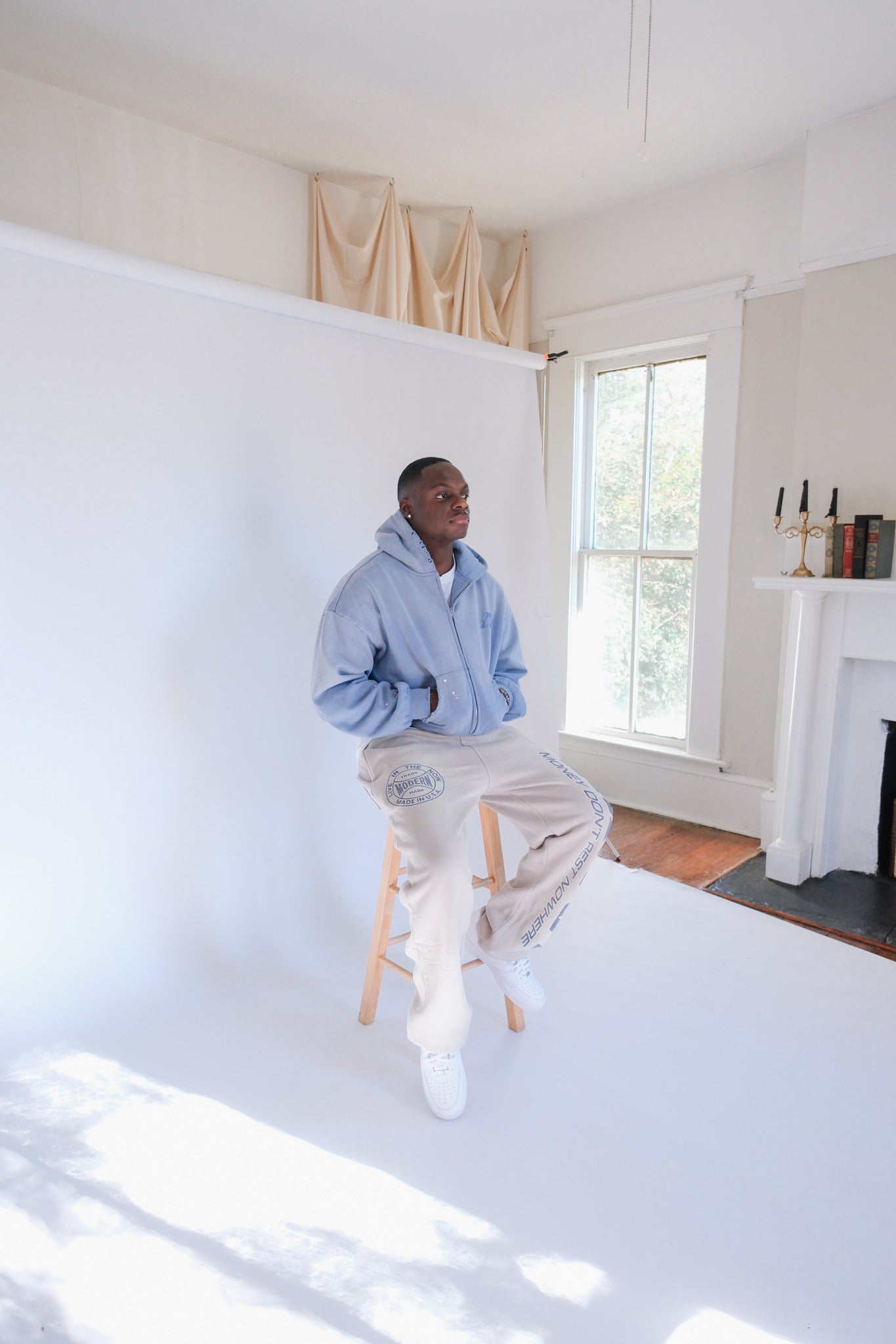 Grey "MONEY DON'T REST NOWHERE" Sweat