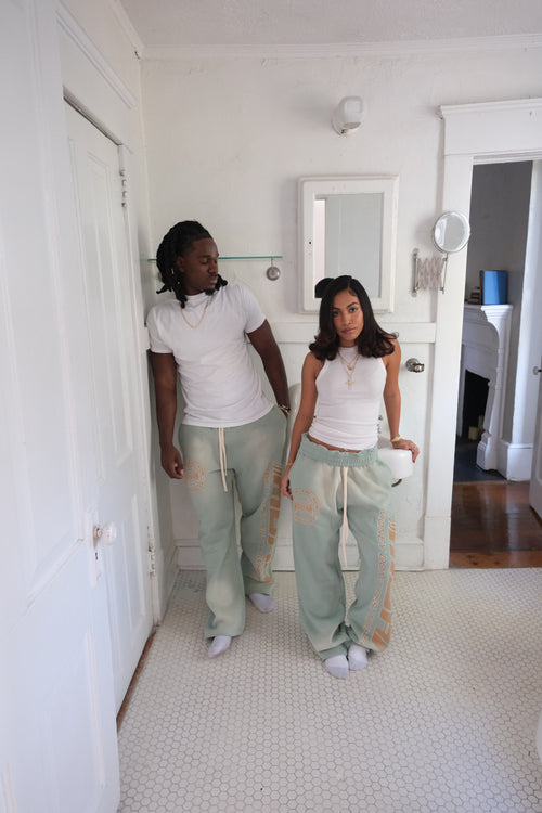 Mint "MONEY DON'T REST NOWHERE" Sweat