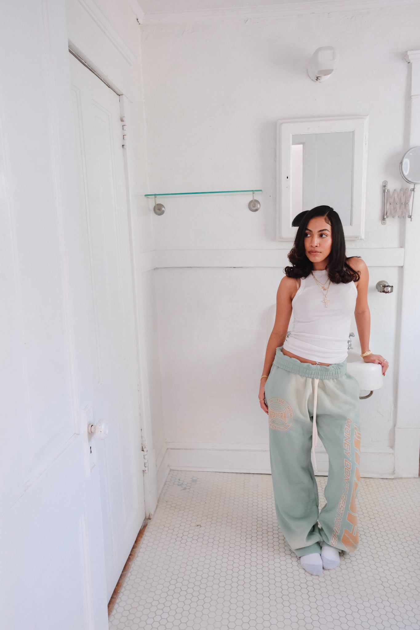 Mint "MONEY DON'T REST NOWHERE" Sweat